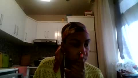 Snapshot of ravenbby chatting on 04-26-26, 10:35 ravenbby online show from 04-26-26, 10:35
