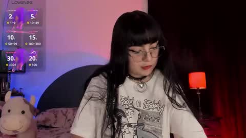 Snapshot of ravendark_666 chatting on 02-14-26, 02:08 Raven online show from 02-14-26, 02:08