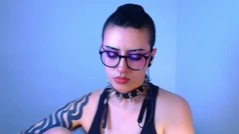 ravendarkness_ online show from 04-23-26, 06:58