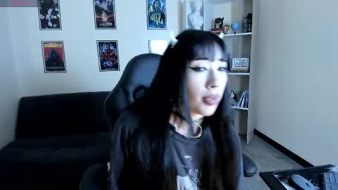 ravenelle_ online show from 07-12-26, 09:17