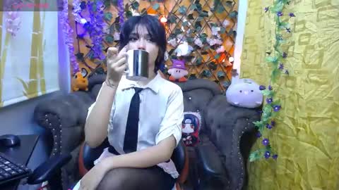 Snapshot of ravenn_20 chatting on 01-29-25, 11:30 RavenN online show from 01-29-25, 11:30