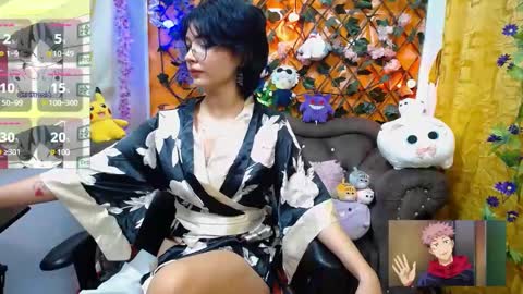 Snapshot of ravenn_20 chatting on 02-18-25, 11:55 RavenN online show from 02-18-25, 11:55