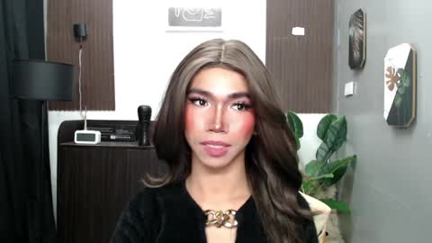 Snapshot of ravennax chatting on 02-22-25, 04:18 ravennaxx online show from 02-22-25, 04:18