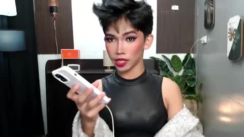 Snapshot of ravennax chatting on 02-27-25, 12:32 ravennaxx online show from 02-27-25, 12:32