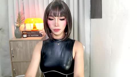 Snapshot of ravennax chatting on 11-30-25, 04:22 ravennaxx online show from 11-30-25, 04:22