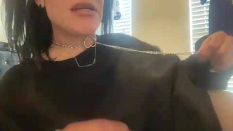 Snapshot of ravenrayyy chatting on 02-16-26, 07:54 Raven Ray online show from 02-16-26, 07:54