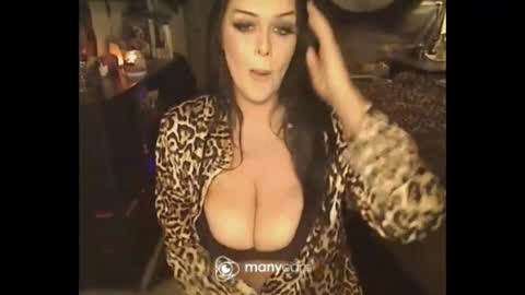 Snapshot of ravenxlee chatting on 06-11-26, 07:34 ravenxlee online show from 06-11-26, 07:34