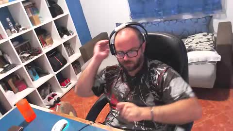 ravingr3d3 online show from 10-05-25, 09:24