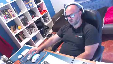 Snapshot of ravingr3d3 chatting on 06-23-26, 09:18 ravingr3d3 online show from 06-23-26, 09:18