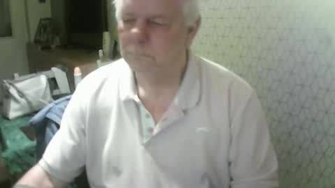 Snapshot of ray47 chatting on 10-23-25, 10:30 ray47 online show from 10-23-25, 10:30