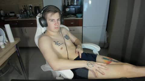 Snapshot of ray_hill chatting on 12-09-24, 10:09 Ray online show from 12-09-24, 10:09