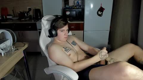 Snapshot of ray_hill chatting on 01-12-25, 09:19 Ray online show from 01-12-25, 09:19