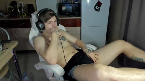 Snapshot of ray_hill chatting on 01-18-25, 03:59 Ray online show from 01-18-25, 03:59