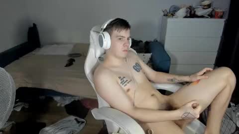 Snapshot of ray_hill chatting on 10-23-25, 05:55 Ray online show from 10-23-25, 05:55