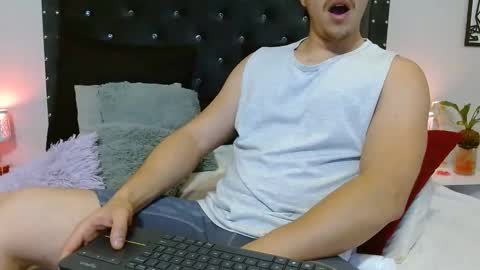 Ray online show from 02-10-25, 12:41