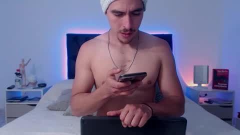 Ray online show from 01-11-26, 01:21