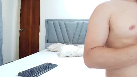 Snapshot of ray_weed chatting on 07-12-26, 03:36 Ray online show from 07-12-26, 03:36