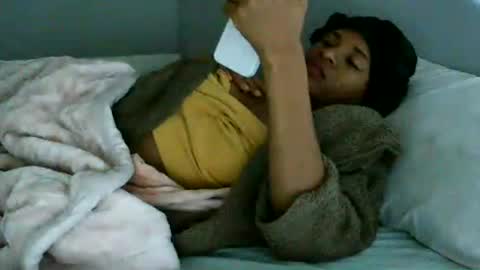 Snapshot of rayannae chatting on 07-08-26, 06:45 rayannae online show from 07-08-26, 06:45