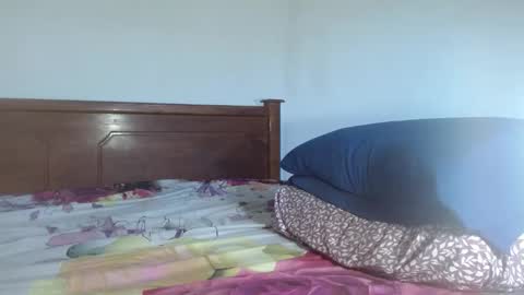 eyan online show from 11-21-25, 02:10