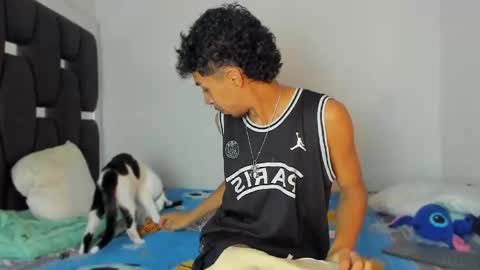 Snapshot of raydevil_ chatting on 11-03-25, 02:07 Rayn online show from 11-03-25, 02:07