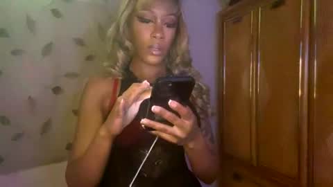 Raye Millian online show from 08-03-26, 05:16