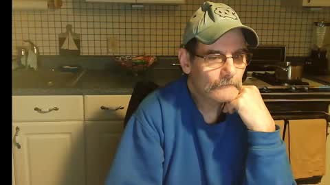 Snapshot of raylene4u2 chatting on 12-16-24, 12:16 Ray online show from 12-16-24, 12:16