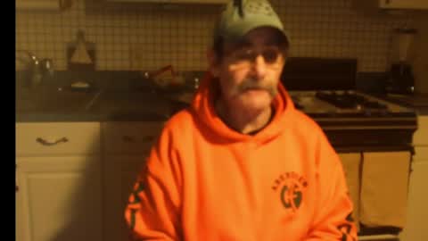 Snapshot of raylene4u2 chatting on 01-11-25, 09:26 Ray online show from 01-11-25, 09:26