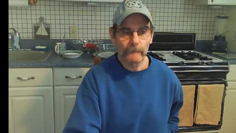 Snapshot of raylene4u2 chatting on 01-12-25, 02:19 Ray online show from 01-12-25, 02:19