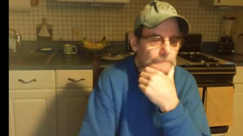 Snapshot of raylene4u2 chatting on 01-15-25, 11:21 Ray online show from 01-15-25, 11:21