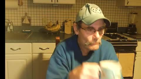 Snapshot of raylene4u2 chatting on 01-19-25, 11:01 Ray online show from 01-19-25, 11:01