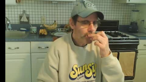 Snapshot of raylene4u2 chatting on 01-25-25, 02:25 Ray online show from 01-25-25, 02:25