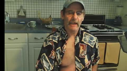 Snapshot of raylene4u2 chatting on 01-28-25, 03:46 Ray online show from 01-28-25, 03:46