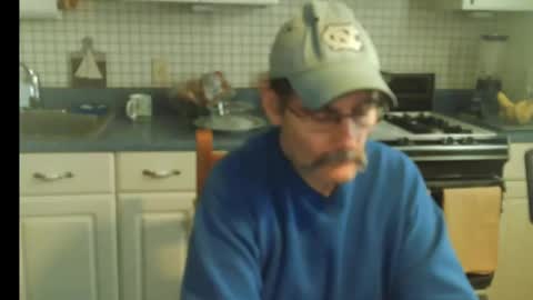 Snapshot of raylene4u2 chatting on 02-11-25, 04:24 Ray online show from 02-11-25, 04:24