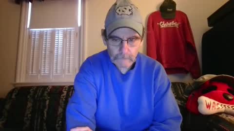 Snapshot of raylene4u2 chatting on 02-13-25, 12:43 Ray online show from 02-13-25, 12:43