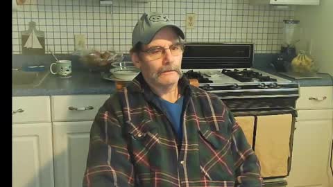Snapshot of raylene4u2 chatting on 02-19-25, 02:01 Ray online show from 02-19-25, 02:01