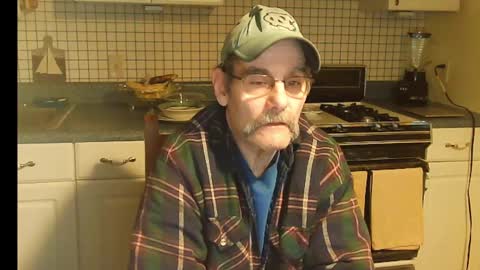 Snapshot of raylene4u2 chatting on 02-24-25, 06:16 Ray online show from 02-24-25, 06:16
