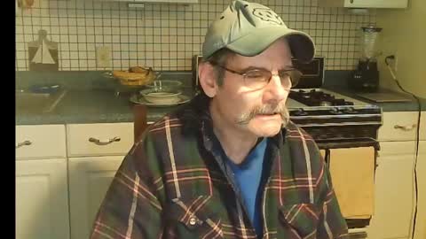 Snapshot of raylene4u2 chatting on 02-24-25, 12:37 Ray online show from 02-24-25, 12:37