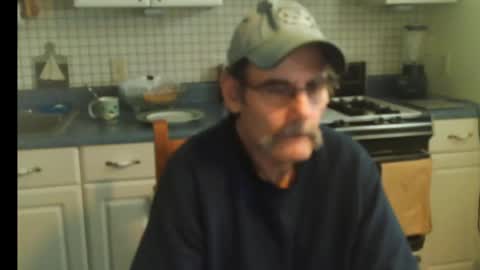 Snapshot of raylene4u2 chatting on 03-01-25, 08:42 Ray online show from 03-01-25, 08:42