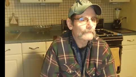 Snapshot of raylene4u2 chatting on 03-03-25, 11:22 Ray online show from 03-03-25, 11:22