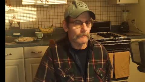 Snapshot of raylene4u2 chatting on 03-03-25, 10:42 Ray online show from 03-03-25, 10:42