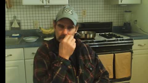 Snapshot of raylene4u2 chatting on 03-04-25, 01:59 Ray online show from 03-04-25, 01:59