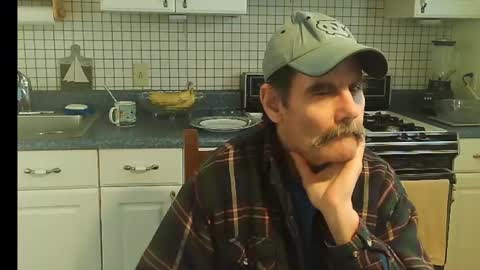 Snapshot of raylene4u2 chatting on 03-11-25, 03:12 Ray online show from 03-11-25, 03:12