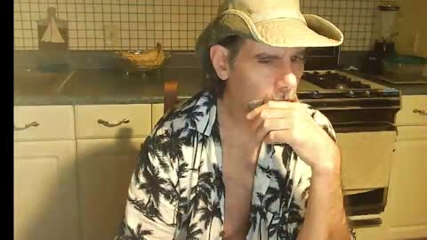 Snapshot of raylene4u2 chatting on 09-14-25, 06:34 Ray online show from 09-14-25, 06:34