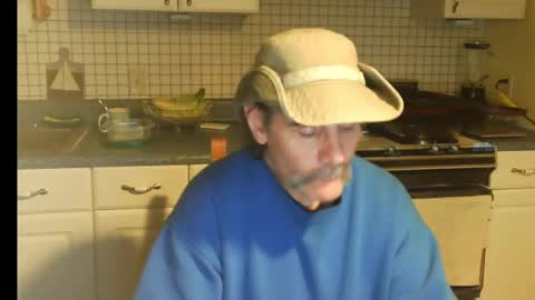 Ray online show from 11-08-25, 10:19