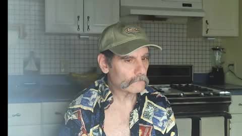Snapshot of raylene4u2 chatting on 07-14-26, 05:34 Ray online show from 07-14-26, 05:34