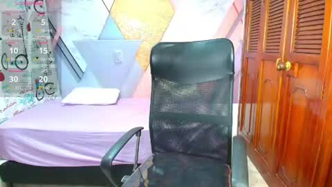 Snapshot of raylin_escobar chatting on 06-09-26, 06:41 raylin_escobar online show from 06-09-26, 06:41