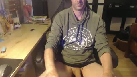 Snapshot of raymann8 chatting on 09-25-25, 07:50 Ray online show from 09-25-25, 07:50