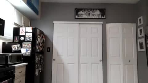 rayneonme1225 online show from 10-07-25, 11:57