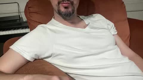 Snapshot of rayos789 chatting on 05-07-26, 04:07 rayos789 online show from 05-07-26, 04:07