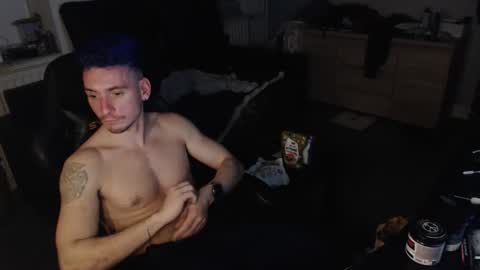 Snapshot of rayzel31 chatting on 12-21-25, 10:28 Rayzel online show from 12-21-25, 10:28